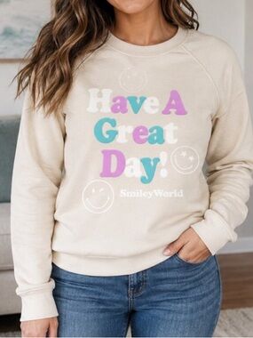 SmileyWorld 'Have A Great Day' Cream Crewneck Sweatshirt woman’s size XL